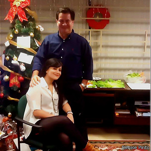 Roger Pinto y su hija Denise en Navidad 