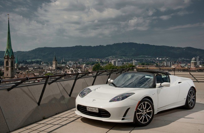 Tesla Roadster blanco 70