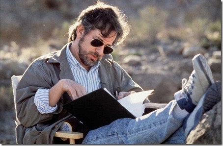 steven spielberg leyendo un plan