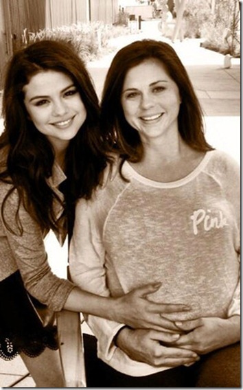 selenagomezysumadre
