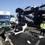 DECENAS DE HERIDOS POR UN CHOQUE DE 130 VEHÍCULOS EN UNA AUTOPISTA INGLESA