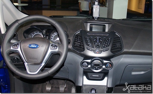 Ford-EcoSport-IFA-2013-650-02-XTK