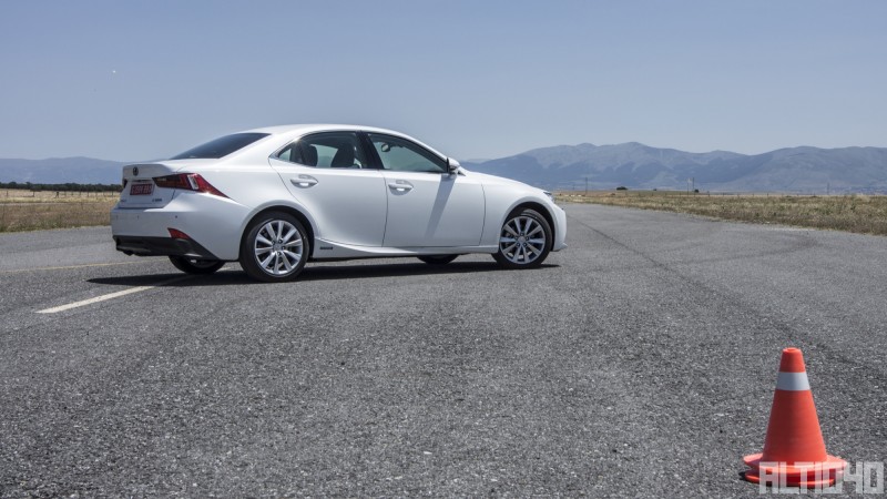 Lexus IS300h
