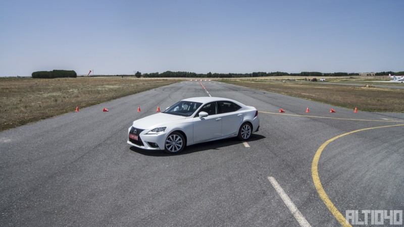 Lexus IS300h