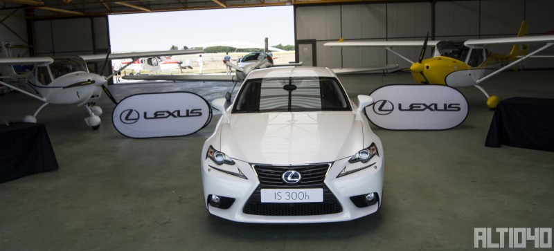 Lexus IS300h