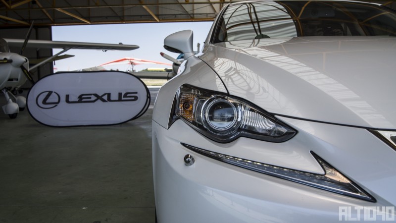 Lexus IS300h