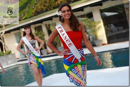 Miss-World-France-Marine-Lorphelin-Beach-Fashion