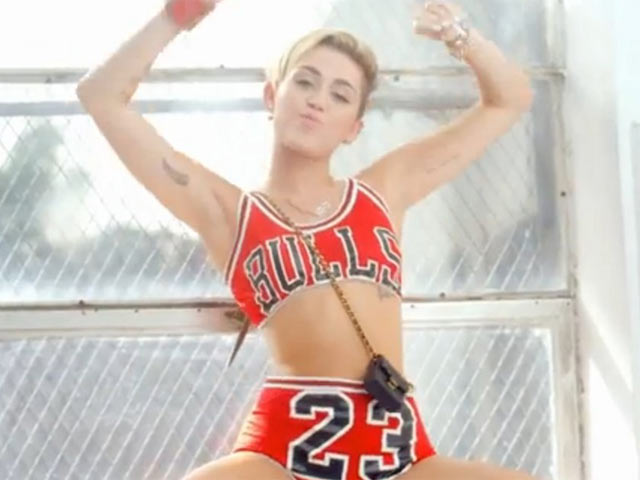 Miley Cyrus y su sexy homenaje a Jordan