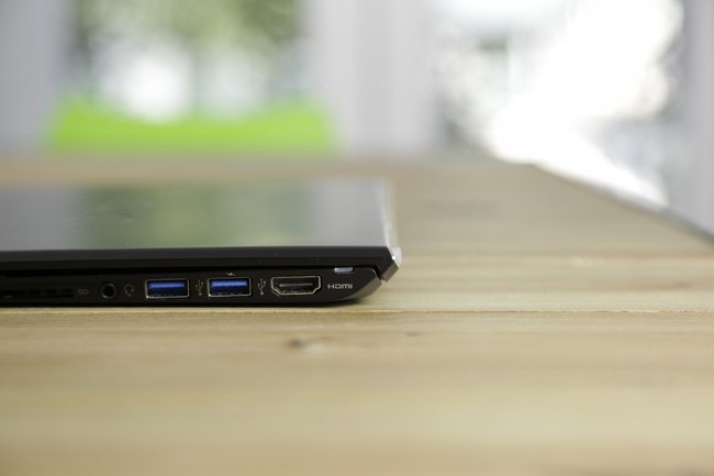 Sony Vaio Pro Lateral