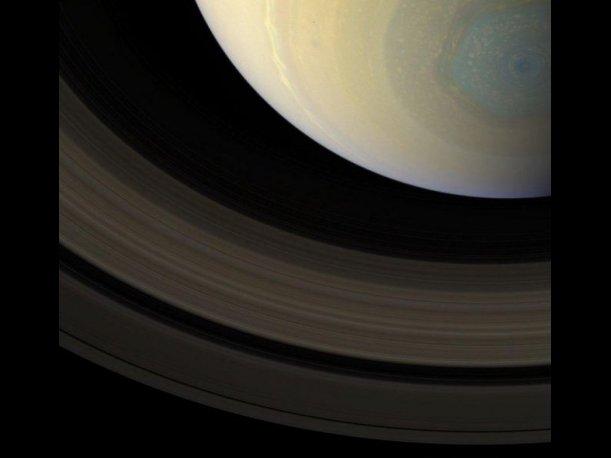 NASA revela imágenes inéditas de la tormenta hexagonal de Saturno