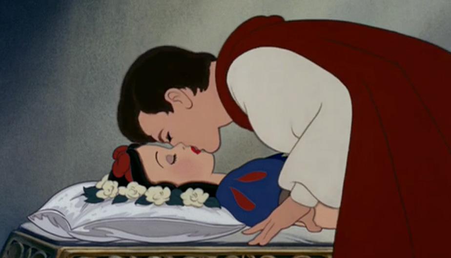 Los momentos más románticos de las películas de Disney (FOTOS)