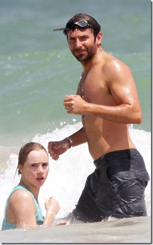 Bradley-Cooper-Suki-Waterhouse-Hawai2