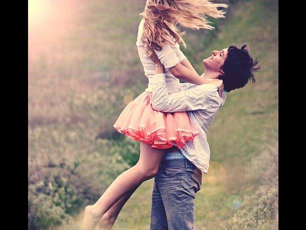 ¿Cuánto tiempo le toma a un hombre enamorarse? No vas a creer la respuesta...