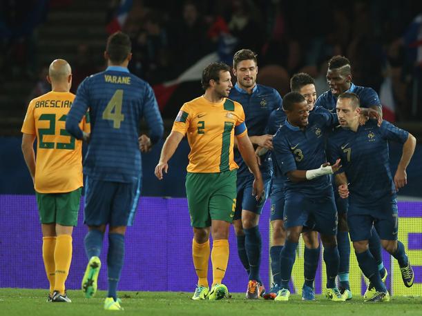 Francia aplastó por 6-0 a Australia y Karim Benzema volvió al gol