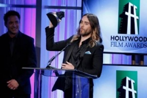 Robert Downey Jr. se burl� del papel de transexual de Jared Leto