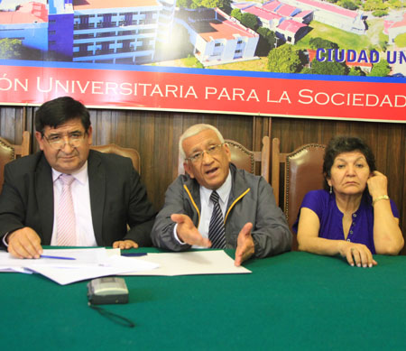 Los-docentes-de-la-UAGRM-firman-pacto-por-salarios
