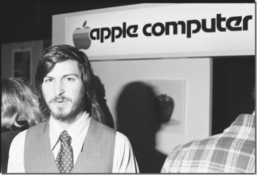 steve-jobs-photo-appleii-debut-01