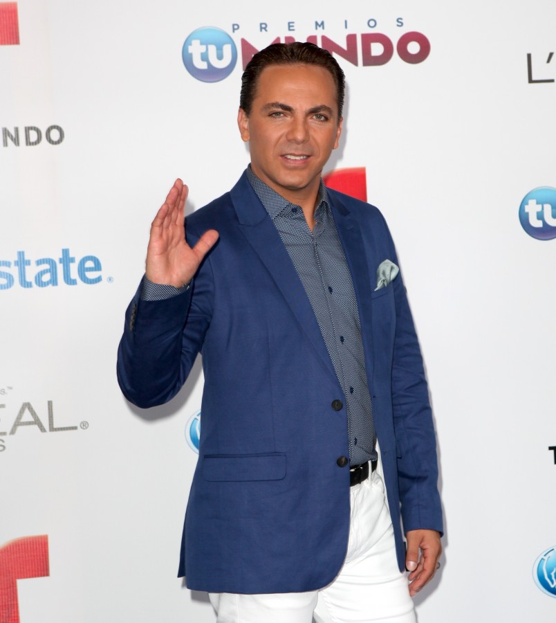 Premios Tu Mundo 2013 - Alfombra Azul - Cristian Castro (1)