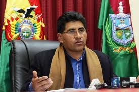 Cocarico advierte con sanciones a chóferes que suban tarifas de transporte