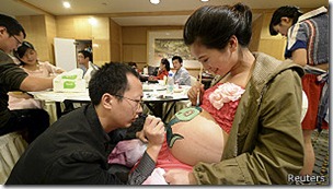 La ley china establece claramente la prohibición de abortar más allá del sexto mes de embarazo.