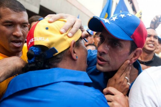 Capriles acusa a Maduro de convertir a Venezuela en país del mercado negro
