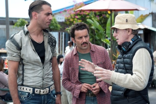Bobby Cannavale y Max Casella escuchan a Woody