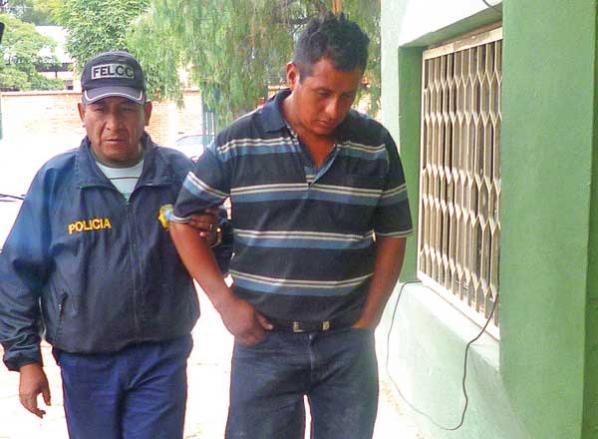 El presunto agresor en la FELCC, ayer. darynka sÁnchez