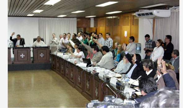 Asamblea, sin acuerdo para calificar su gestión