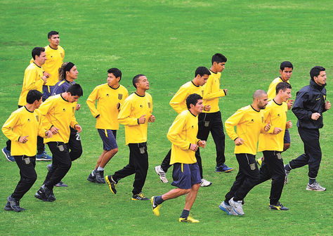 Atigrados. Una de las últimas prácticas del año. En el receso deben cumplir instrucciones precisas.