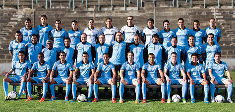 Equipo. Todo el primer plantel del Club Bolívar que intervino en el torneo Apertura. Se irán algunos jugadores y llegarán otros.
