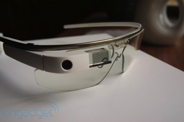 Una conductora multada por conducir con Google Glass recurre ante el vacío legal