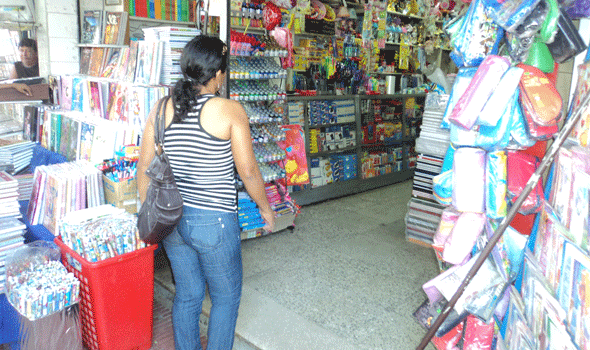 Sancionarán a maestros si piden útiles costosos