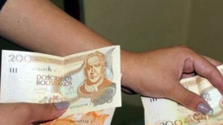 Policia-detiene-a-jueza-cobrando-400-bolivianos-a-un-litigante-en-El-Alto-