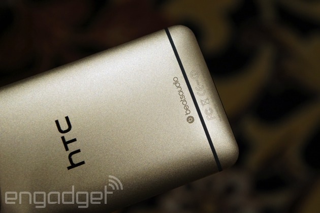 HTC One en oro 'champán' asoma por sorpresa en CES