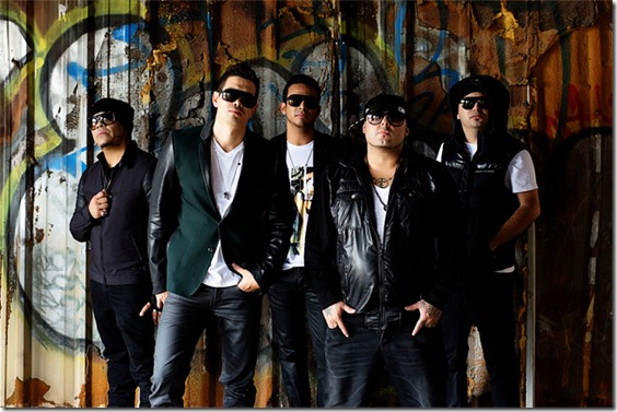 Los mexicanos se conocieron mientras trabajaron con A.B. Quintanilla en sus antiguas agrupaciones Los mexicanos se conocieron mientras trabajaron con A.B. Quintanilla en sus antiguas agrupaciones