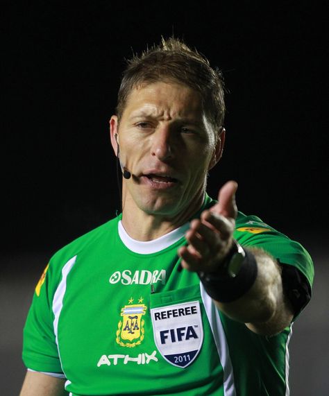 Néstor Pitana, árbitro argentino, que estará en Brasil 2014.Foto: Internet.