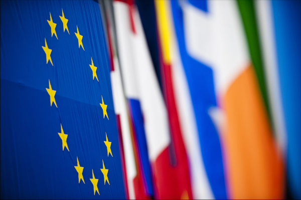 Bruselas investiga si los estudios estadounidenses y las cadenas de TV europeas violan la ley con sus bloqueos regionales