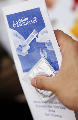 CUIDADO. La falta de fidelidad, abstinencia y el no uso de preservativo inciden en los casos.