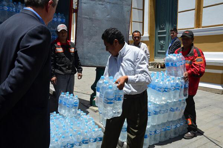 Coca-Cola-en-Bolivia-dona-30.000-litros-de-agua-para-familias-damnificadas-