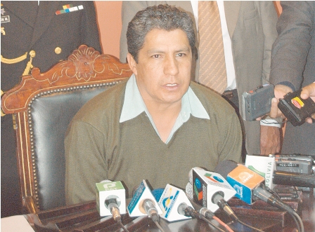 Vehiculo-de-la-Gobernacion-de-Cochabamba-atropella-a-dos-ninos