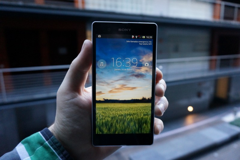 Xperia Z en la mano