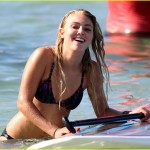 EXCLUSIVE: AnnaSophia Robb Out Paddleboading In Hawaii