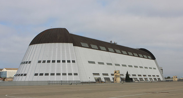 Google podría utilizar un hangar gigante de la NASA para albergar los jets de sus ejecutivos