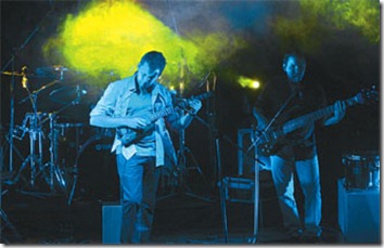 Carlos Fischer estará presente en el encuentro, dará un taller de guitarra y ofrecerá un concierto Carlos Fischer estará presente en el encuentro, dará un taller de guitarra y ofrecerá un concierto