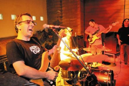 En el festejo de su decálogo ( en el 2013) sorprendió a sus seguidores con un nuevo disco titulado 'No te vayas', su cuarto disco al son del blues.