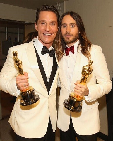 Matthew McConaughey y Jared Leto con su Oscar