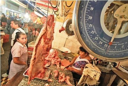 Carniceros-crucenos-denuncian-que-acuerdo-con-un-sector-busca--salvar--a-Achacollo-