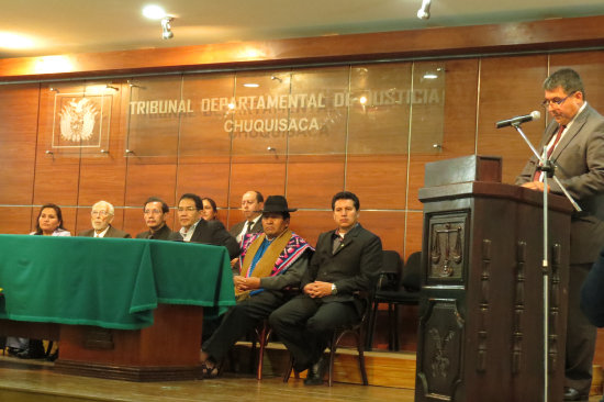 ACTO. Autoridades judiciales rindieron homenaje a la primera Corte de Justicia de Bolivia.
