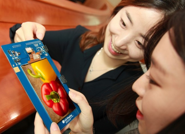 Photo-2-LGD-5.5-inch-QHD-LCD1-966x700
