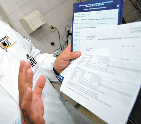 Conceptual. La nota debe detallar datos de médicos y del paciente.